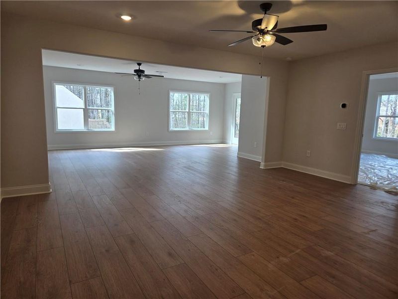 Spacious, unfurnished interior of a new home in Madeira, Acworth (Image 16).