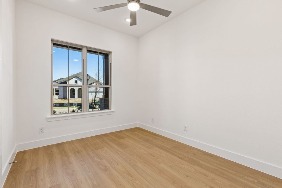Spacious, unfurnished interior of a new home in Painted Tree Lakeside, McKinney (Image 29).