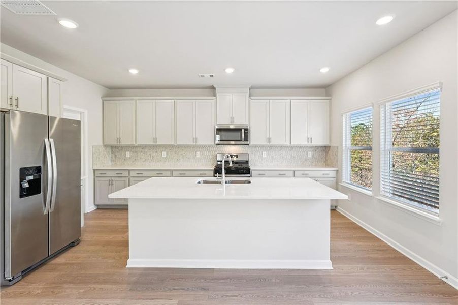 Furnished interior view inside a new home in Ivey Township, Dallas (Image 16).