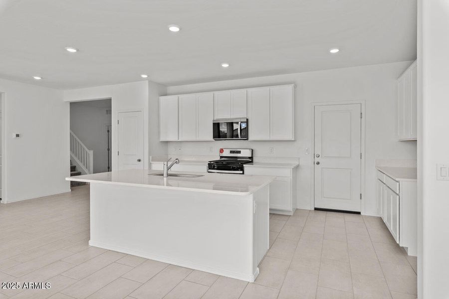 KBPHX_MIR_DesertOasis-Lot156_0265-1200 KBPHX_MIR_DesertOasis-Lot156_0265-1200