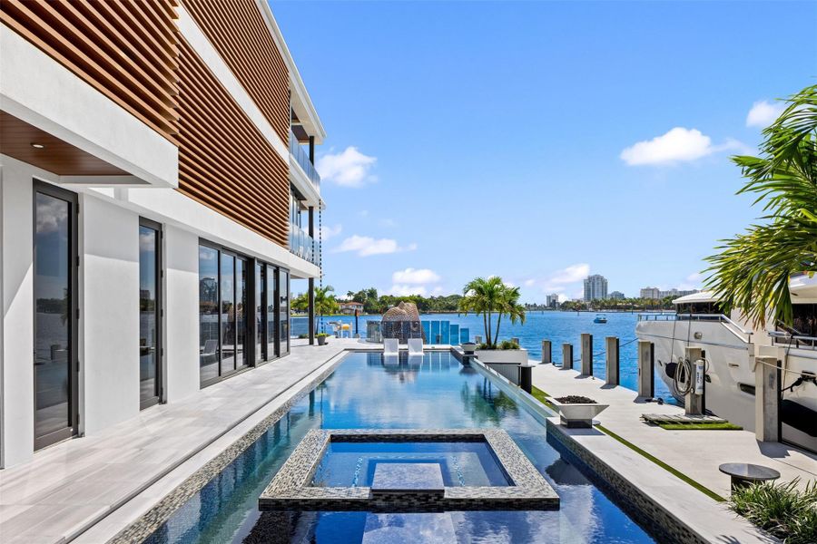 Furnished interior view inside a new home in , Fort Lauderdale (Image 12).