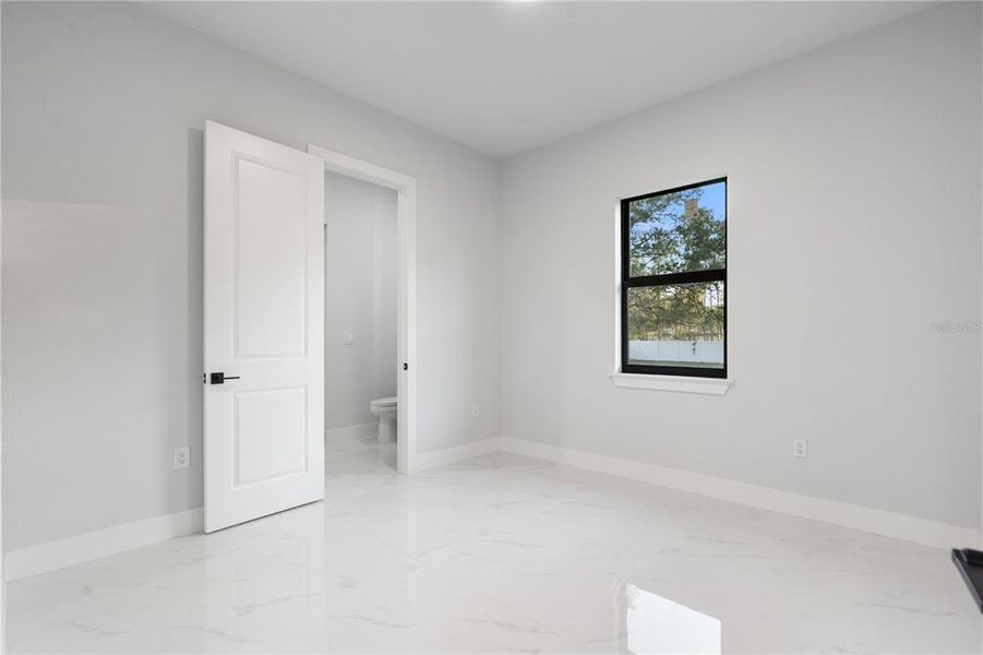 Spacious, unfurnished interior of a new home in , Weeki Wachee (Image 57).