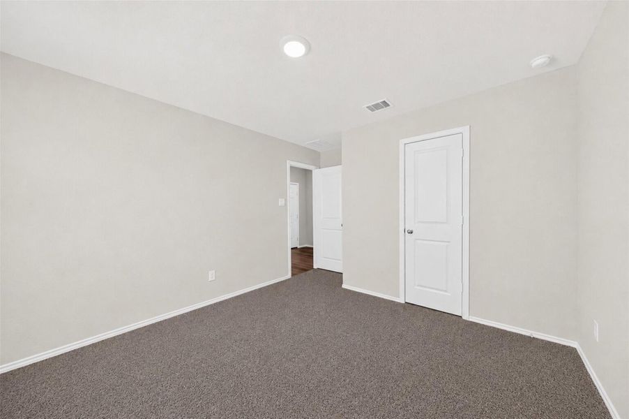 Spacious, unfurnished interior of a new home in Rockbridge, Huntsville (Image 12). Spacious, unfurnished interior of a new home in Rockbridge, Huntsville (Image 12).