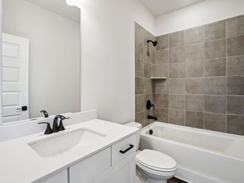 The Ashland floorplan with the Timeless Contrast Linen interior package. The Ashland floorplan with the Timeless Contrast Linen interior package.