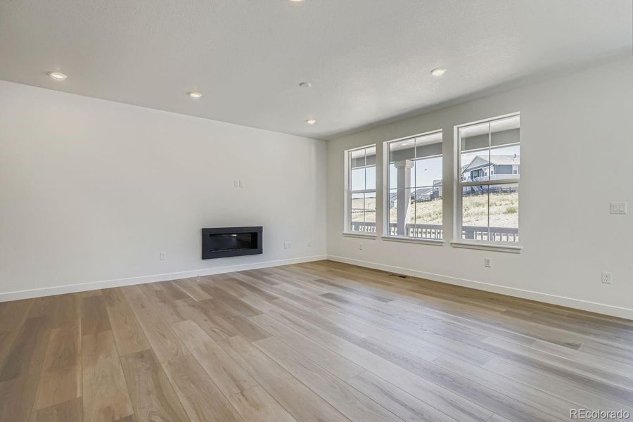 Spacious, unfurnished interior of a new home in Macanta: The Grand Collection, Castle Rock (Image 15).