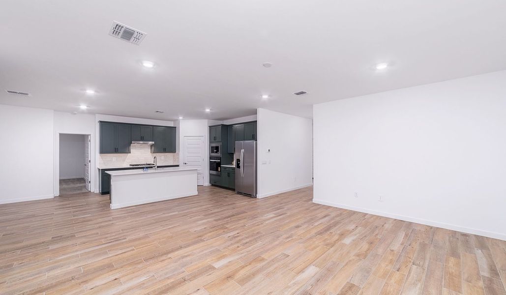 Spacious, unfurnished interior of a new home in Saguaro Bloom, Marana (Image 18). Spacious, unfurnished interior of a new home in Saguaro Bloom, Marana (Image 18).