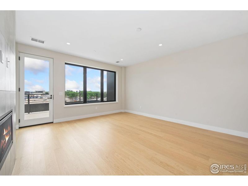 Spacious, unfurnished interior of a new home in , Loveland (Image 18).