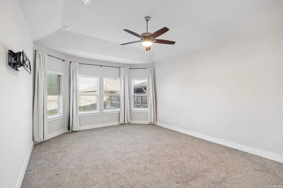Spacious, unfurnished interior of a new home in Autry Pond, San Antonio (Image 42).