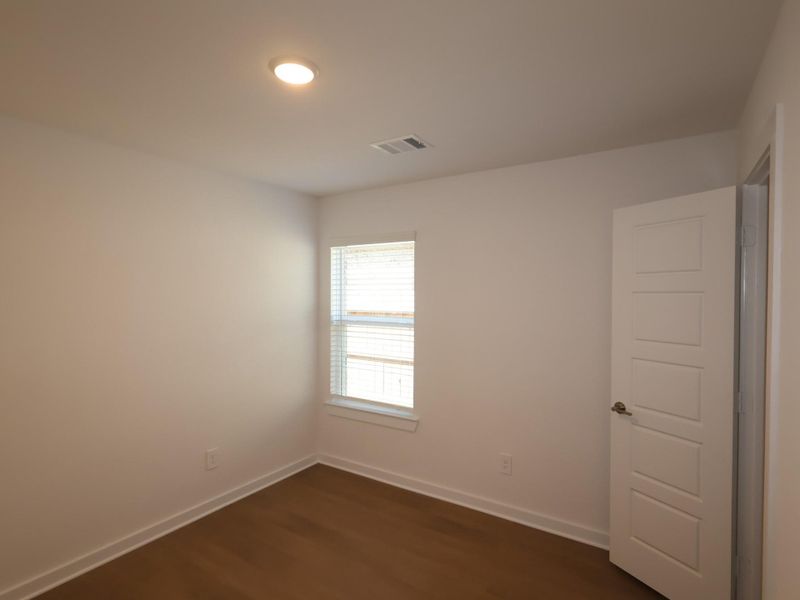 Spacious, unfurnished interior of a new home in Sorella, Tomball (Image 25).