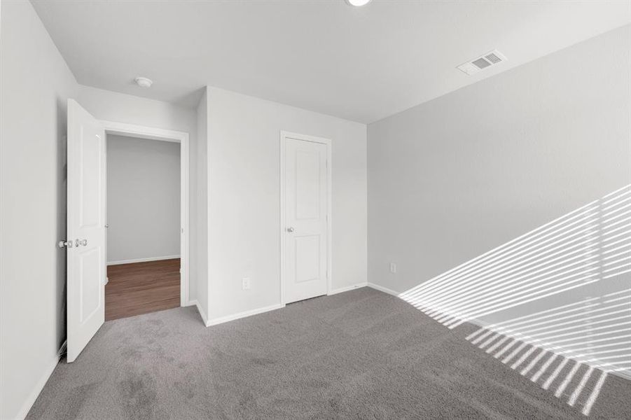 Spacious, unfurnished interior of a new home in ValleyBrooke, Mesquite (Image 24).