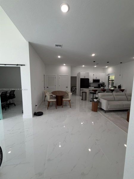 Image 14 of a home in . Image 14 of a home in .