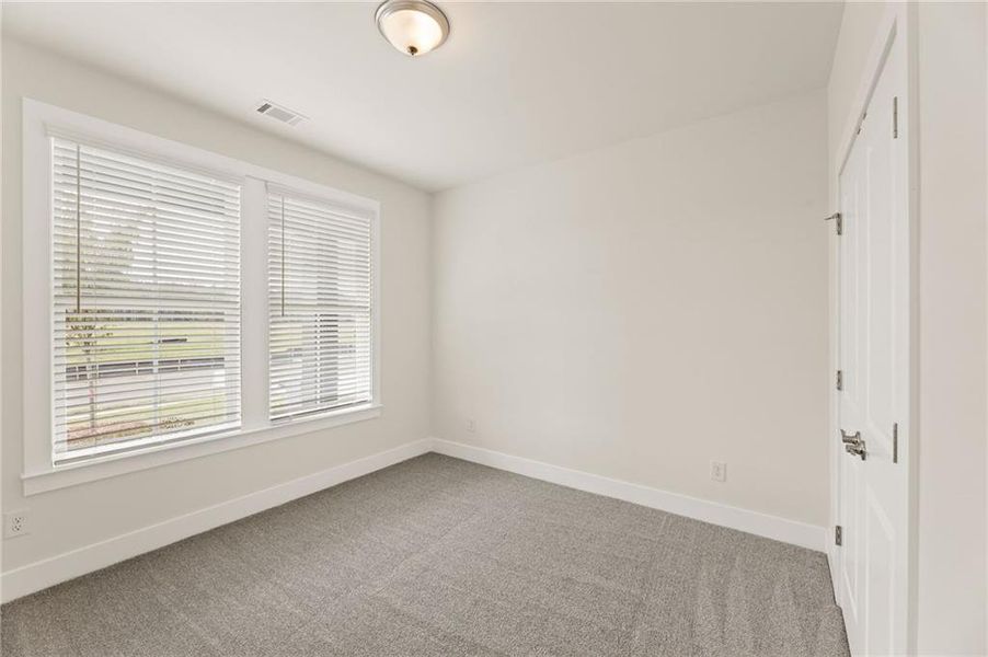 Spacious, unfurnished interior of a new home in Bay Creek Overlook, Loganville (Image 22).