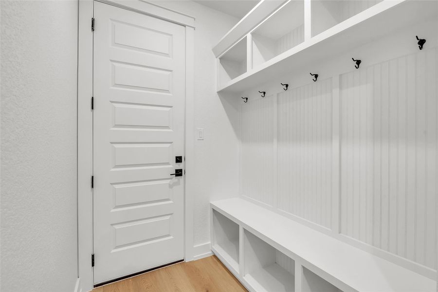 Spacious, unfurnished interior of a new home in King Oaks, Salado (Image 16). Spacious, unfurnished interior of a new home in King Oaks, Salado (Image 16).