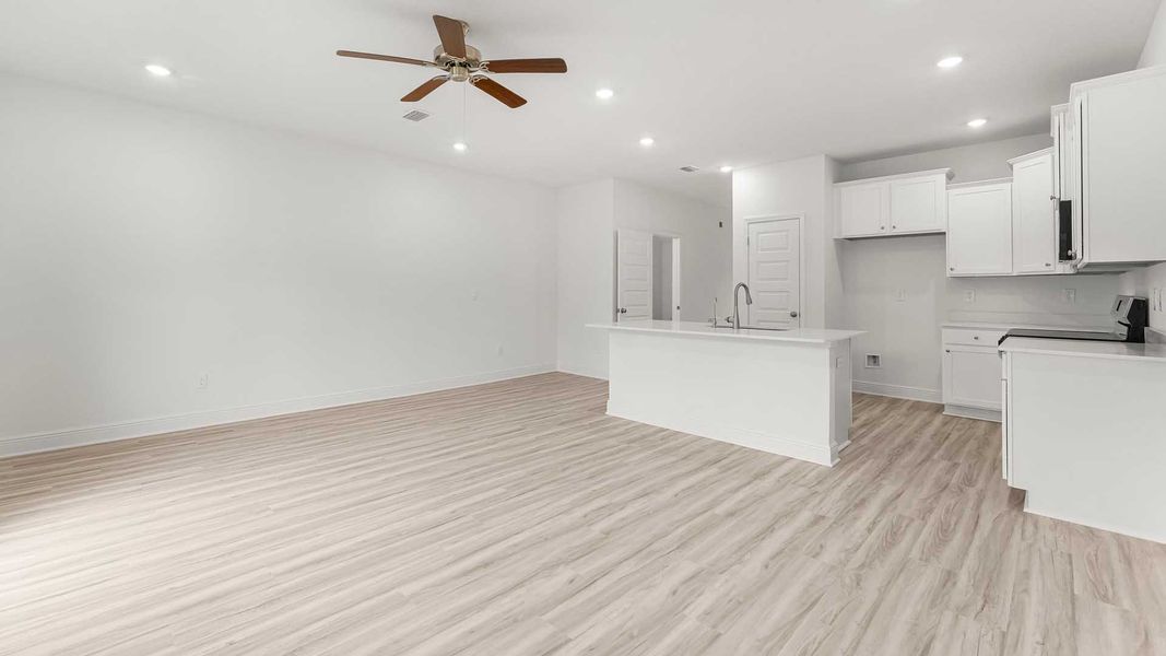 Spacious, unfurnished interior of a new home in Hawks Landing Townhomes, Santa Rosa Beach (Image 18). Spacious, unfurnished interior of a new home in Hawks Landing Townhomes, Santa Rosa Beach (Image 18).