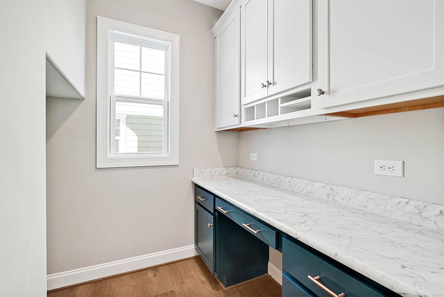 Pierre's Bay, Pocket Office Pierre's Bay, Pocket Office