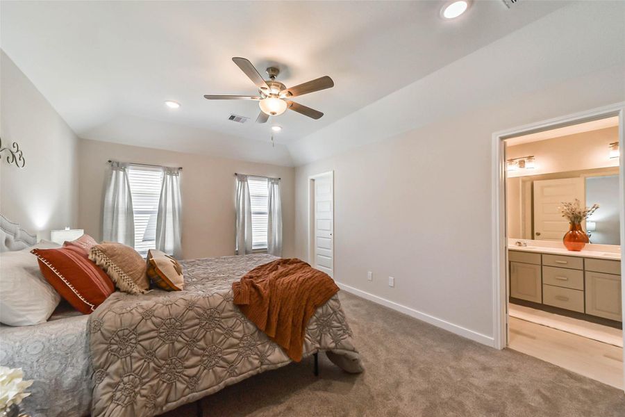 Photos are sample images from a previously built home with the same floor plan. Finishes and fixtures in the current home have been upgraded and may vary. Photos are sample images from a previously built home with the same floor plan. Finishes and fixtures in the current home have been upgraded and may vary.