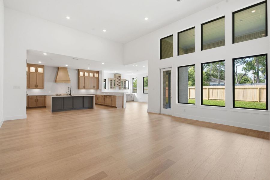 Spacious, unfurnished interior of a new home in Friendswood Trails 70' Homesites, Friendswood (Image 16).