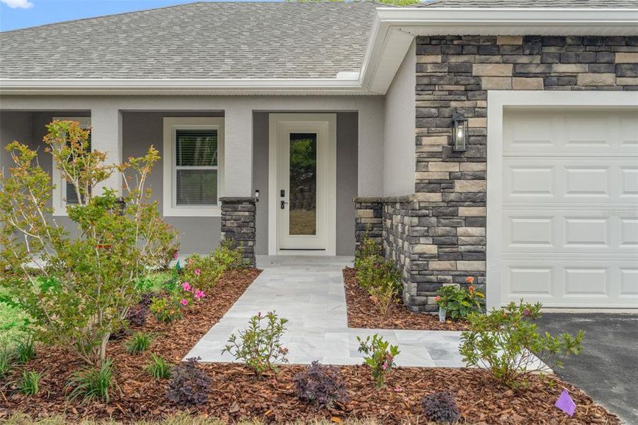 Exterior details and patio area of a home in , Spring Hill (Image 3).