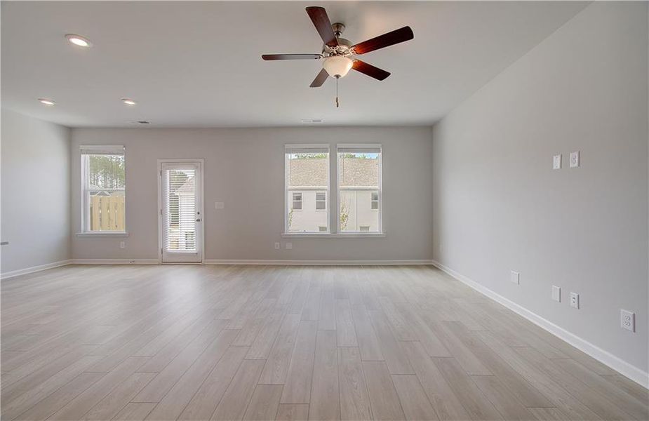 Spacious, unfurnished interior of a new home in Bowers Farm, McDonough (Image 23).