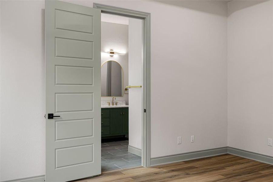 Spacious, unfurnished interior of a new home in , Granbury (Image 22).