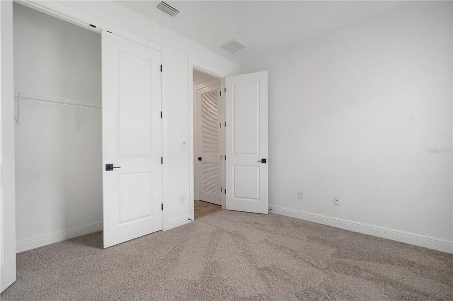 Spacious, unfurnished interior of a new home in Fieldstone, Plant City (Image 24).