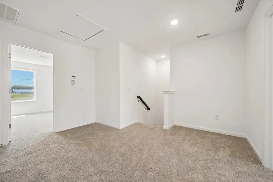 Representative images and renderings are for illustrative purposes. Actual structural options and design finishes of home may vary.