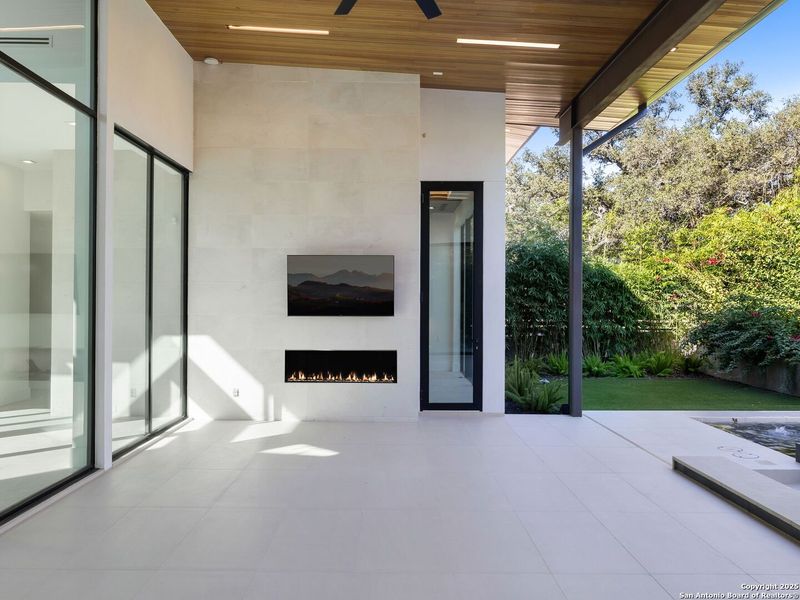 Exterior details and patio area of a home in , San Antonio (Image 28).