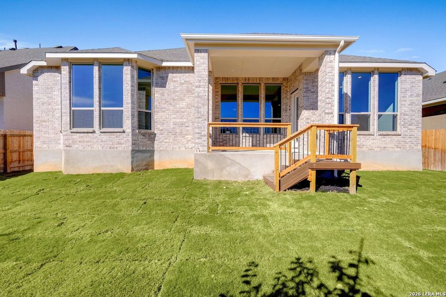 Exterior details and patio area of a home in Davis Ranch, San Antonio (Image 19).