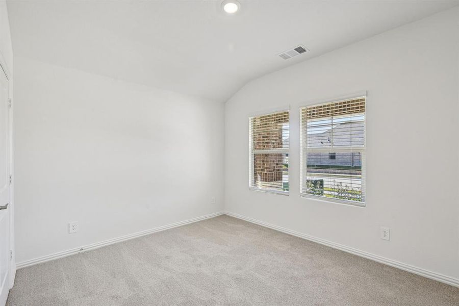 Spacious, unfurnished interior of a new home in Westmoor, Sherman (Image 23).