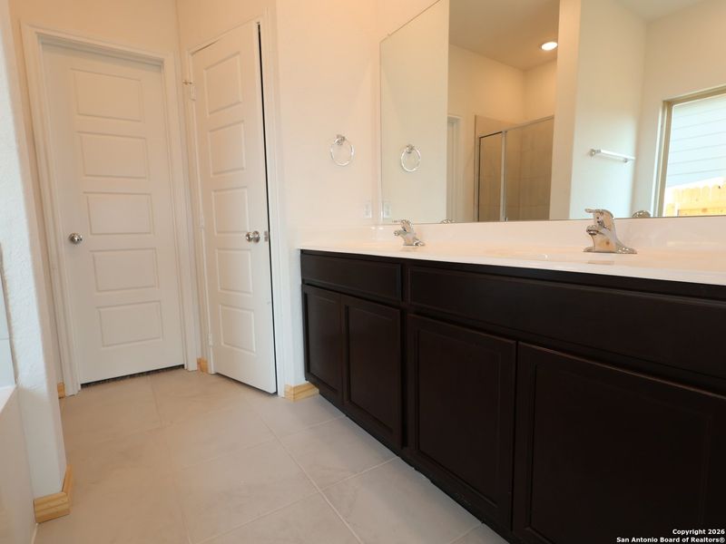 Furnished interior view inside a new home in Park Place, New Braunfels (Image 12).