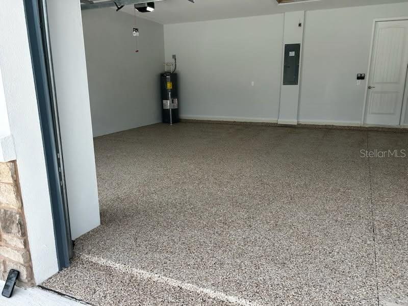 Spacious, unfurnished interior of a new home in , Palm Bay (Image 37).