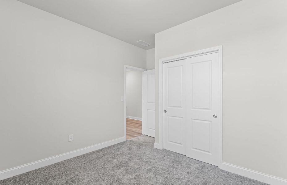 Spacious, unfurnished interior of a new home in Overland, Locust Grove (Image 25).