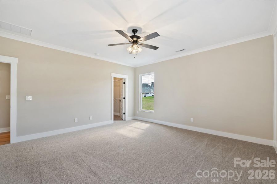 Spacious, unfurnished interior of a new home in , Stanfield (Image 17).