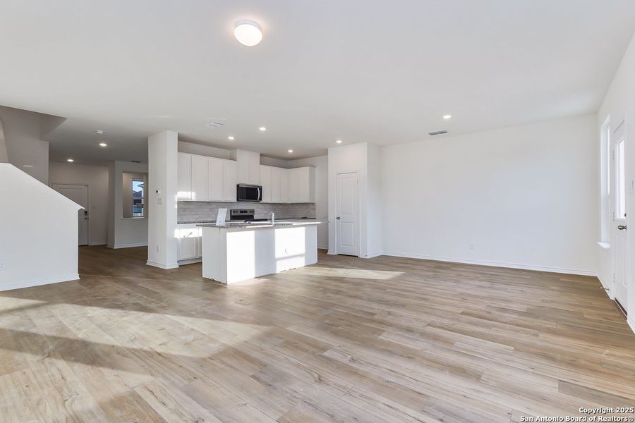 Image 10 of a home in Preserve at Culebra - Classic Collection. Image 10 of a home in Preserve at Culebra - Classic Collection.