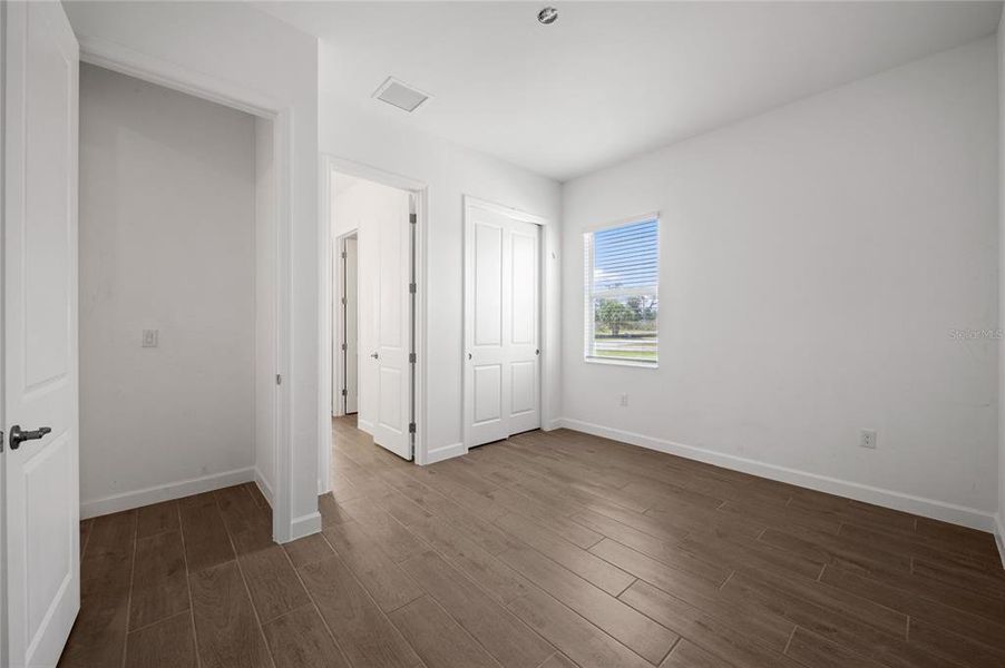 Spacious, unfurnished interior of a new home in Calusa Country Club, Lakewood Ranch (Image 22).