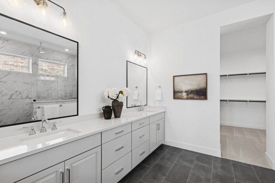 The Nacogdoches - Owner's Bath