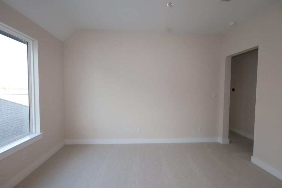 Spacious, unfurnished interior of a new home in Dunham Pointe, Cypress (Image 47). Spacious, unfurnished interior of a new home in Dunham Pointe, Cypress (Image 47).