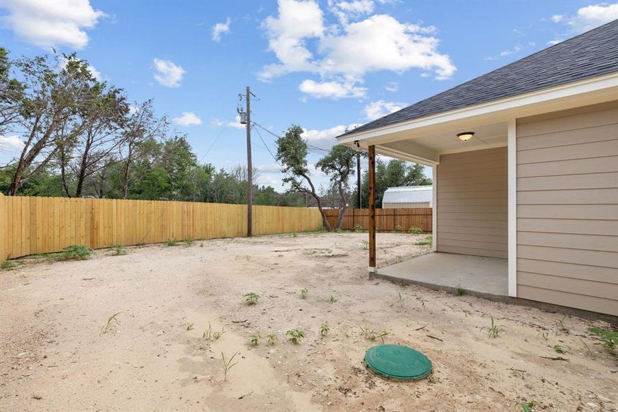 Exterior details and patio area of a home in , Weatherford (Image 3).