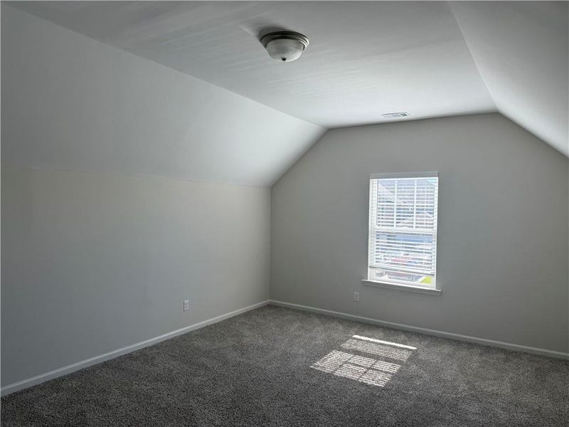 Spacious, unfurnished interior of a new home in , Bloomingdale (Image 21).