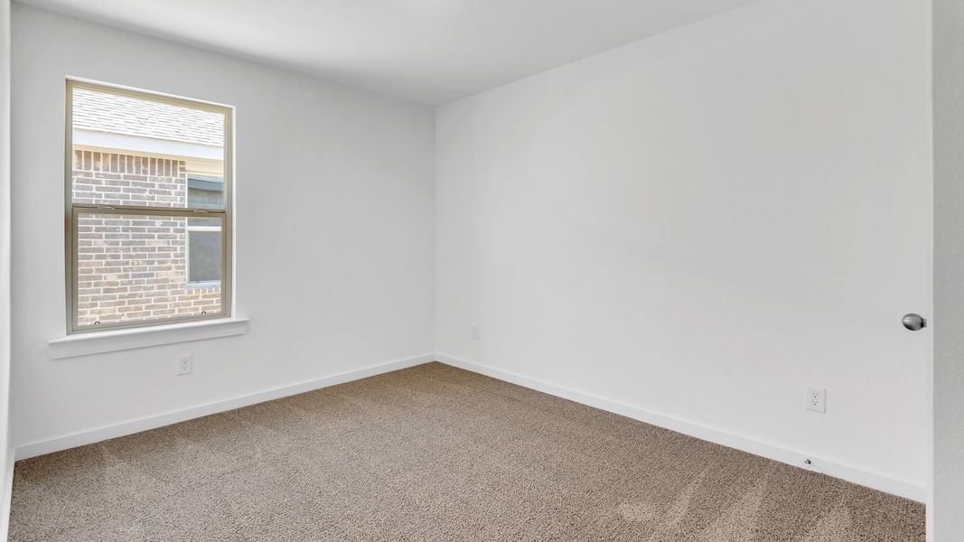 Spacious, unfurnished interior of a new home in Terra Vista, Lubbock (Image 16).