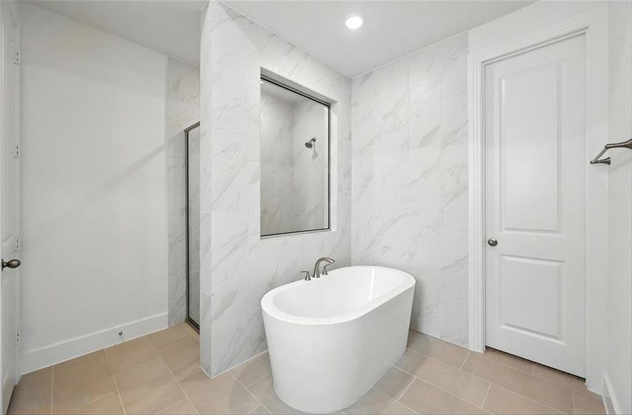 Furnished interior view inside a new home in Dove Hollow, Waxahachie (Image 9).