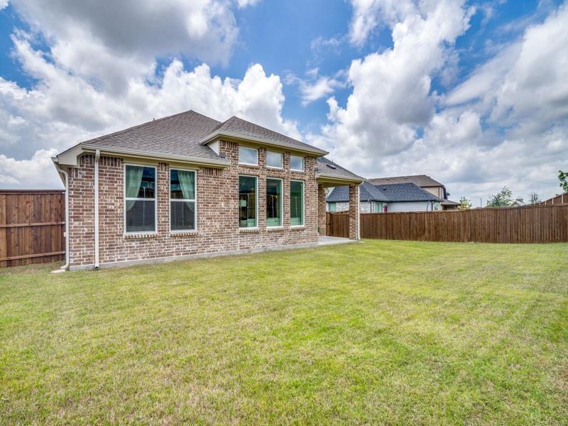 Exterior details and patio area of a home in , Royse City (Image 20).