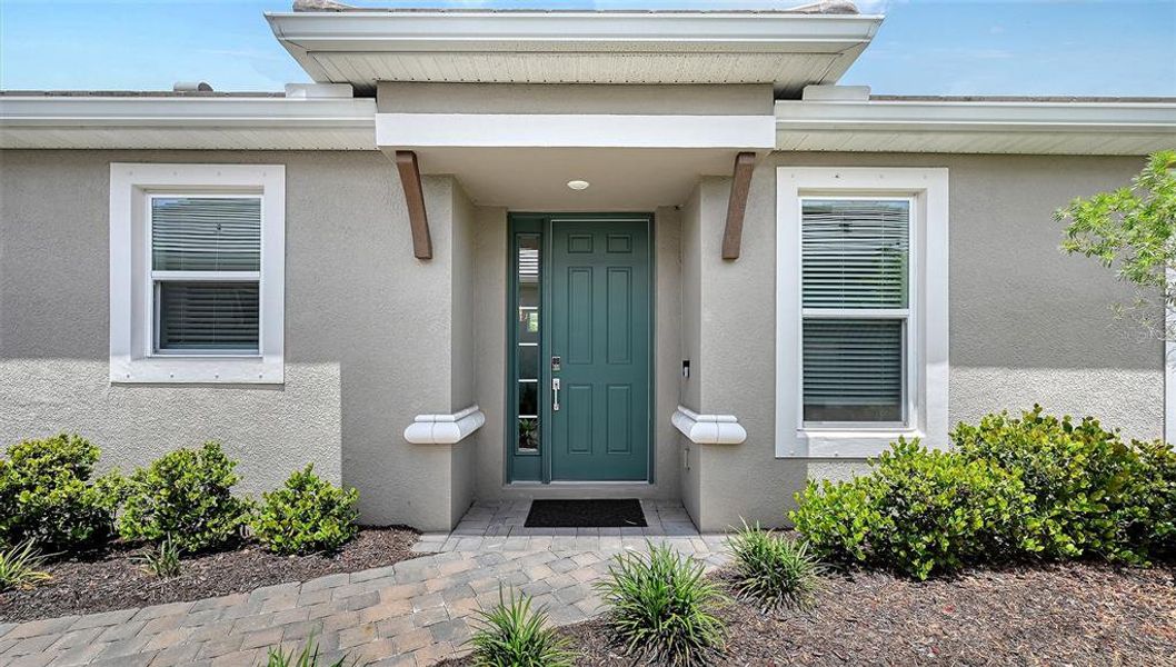 Exterior details and patio area of a home in , Bradenton (Image 25).