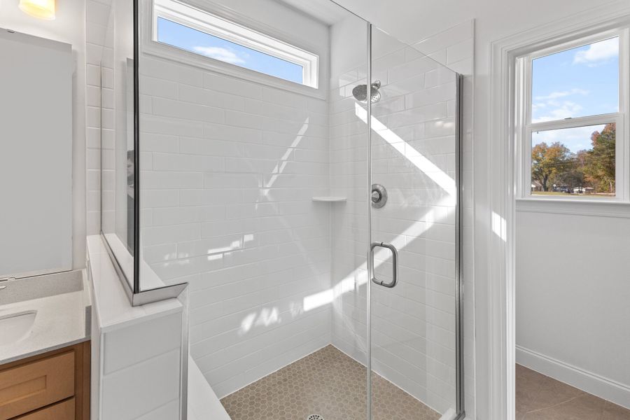Representative interior finishes for a home built from the The Hemlock by RobuckHomes in Kennebec Crossing, Angier (Image 105).