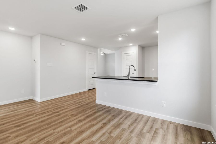 Spacious, unfurnished interior of a new home in Katzer Ranch, Converse (Image 18).