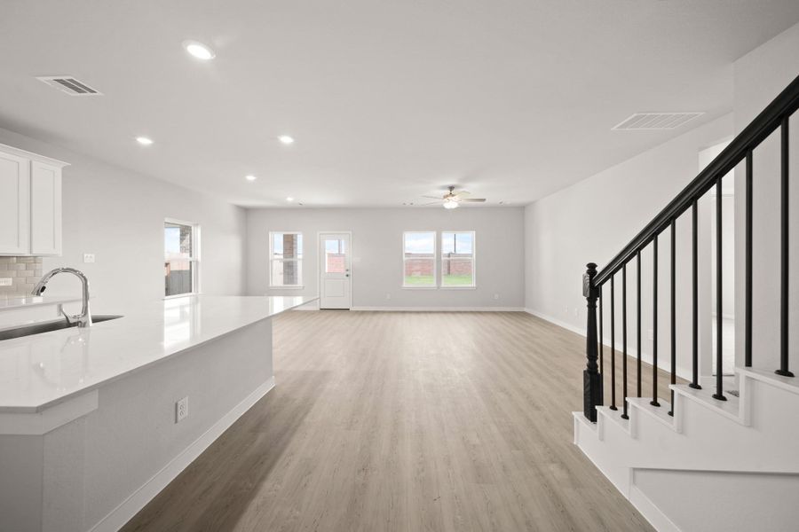 Spacious, unfurnished interior of a new home in Sunterra, Katy (Image 22). Spacious, unfurnished interior of a new home in Sunterra, Katy (Image 22).