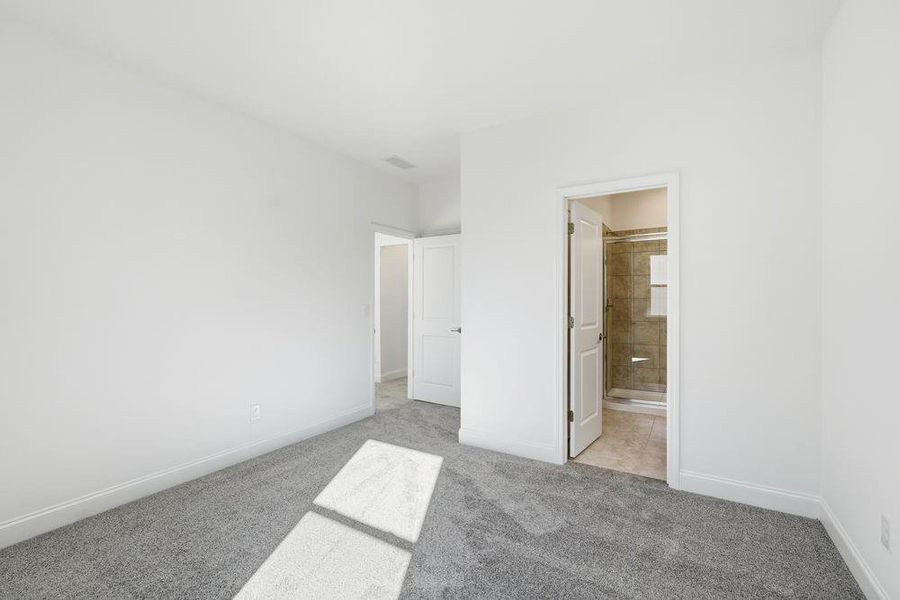 Spacious, unfurnished interior of a new home in Reserve at Hickory Walk, Kennesaw (Image 29).