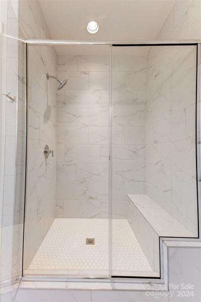 Tiled Shower with Bench