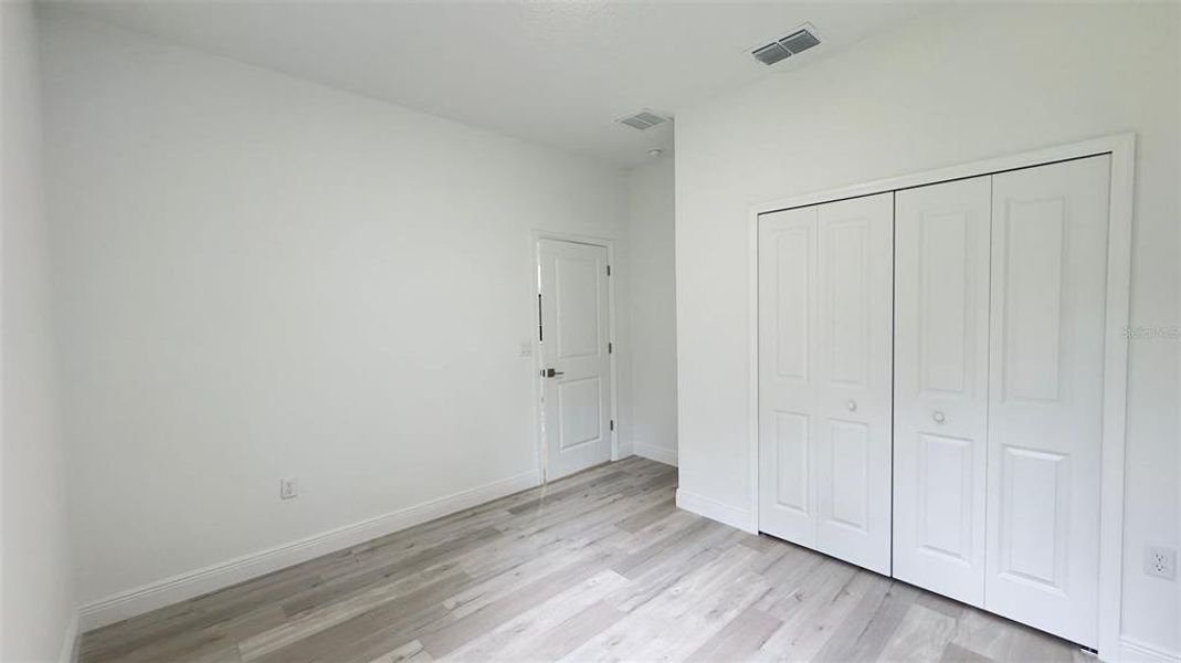 Spacious, unfurnished interior of a new home in , Citrus Springs (Image 13).