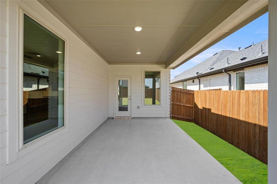 807 Crossvine Patio1